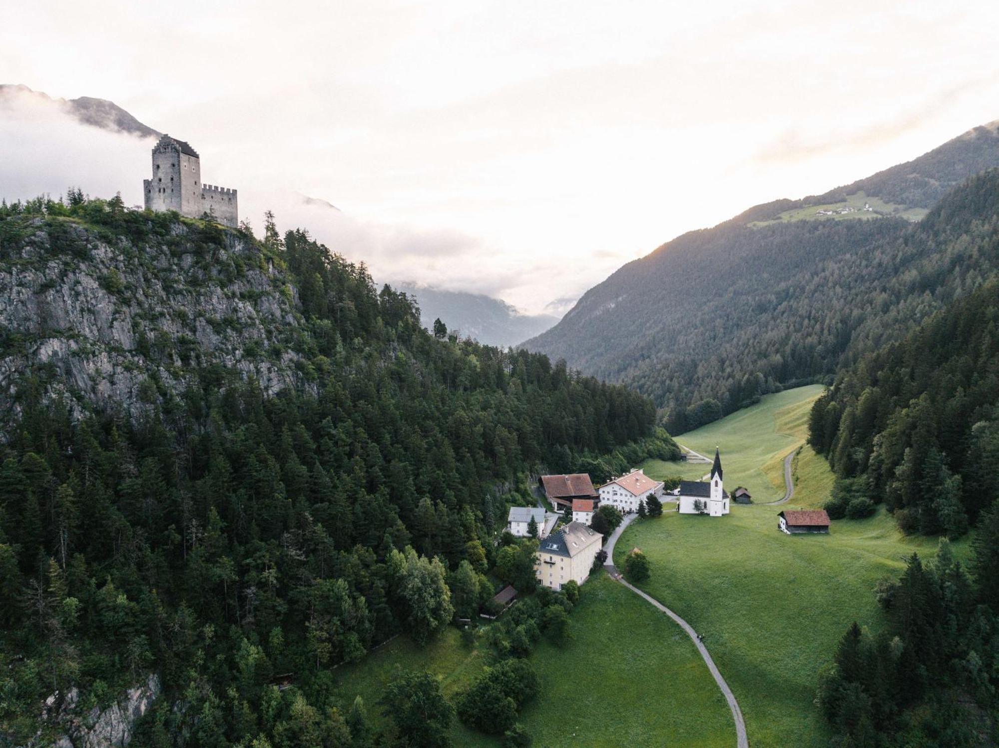 Gasthof Kronburg Zams Exterior photo