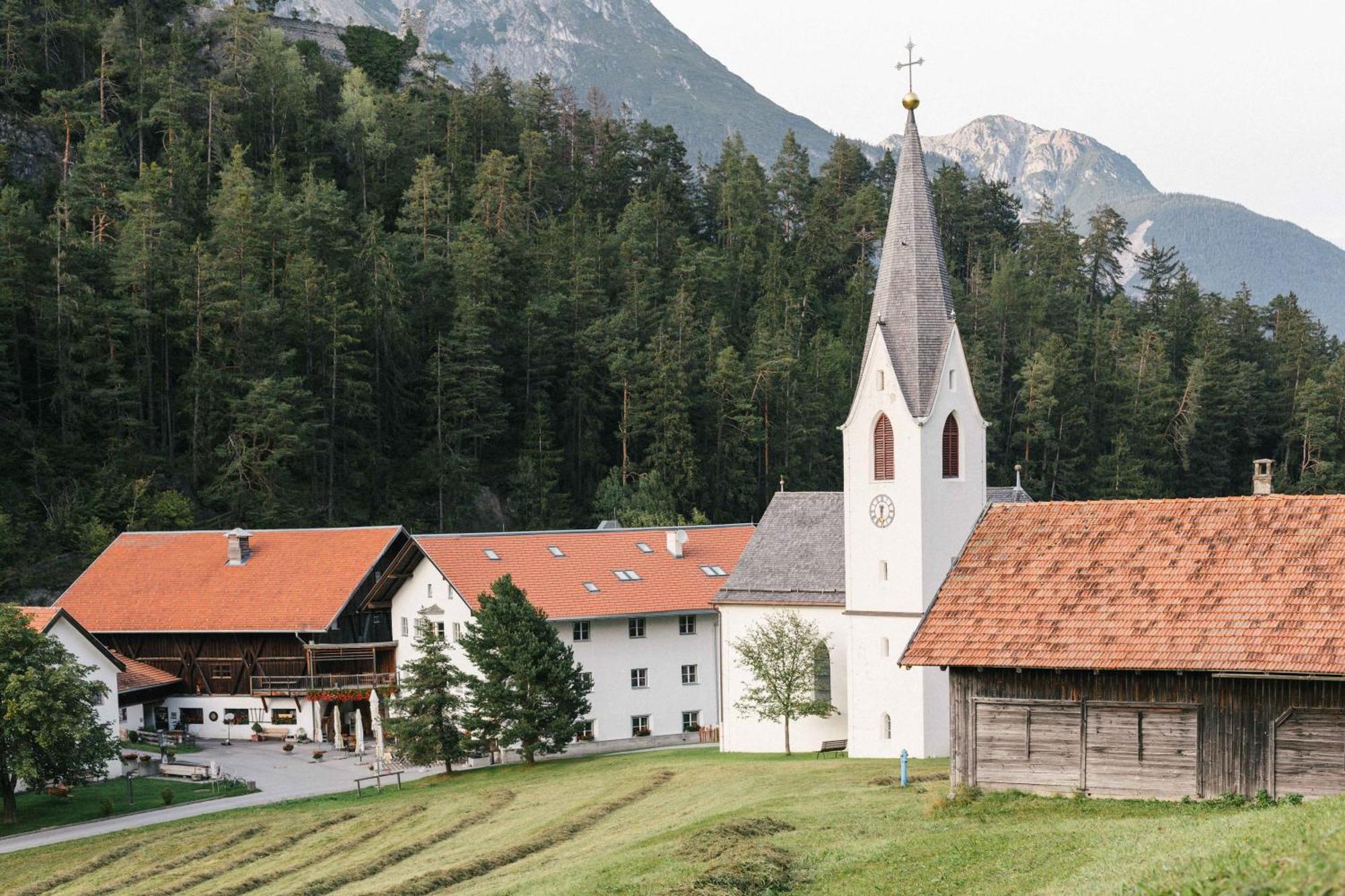 Gasthof Kronburg Zams Exterior photo