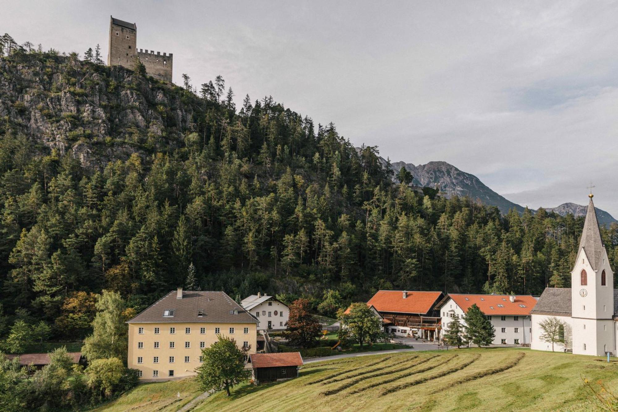 Gasthof Kronburg Zams Exterior photo